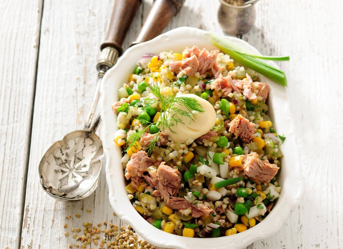 Kasza gryczana niepalona z tuńczykiem