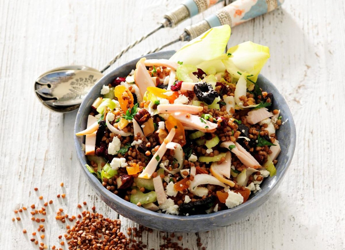 Kasza gryczana z kozim serem i bakaliami