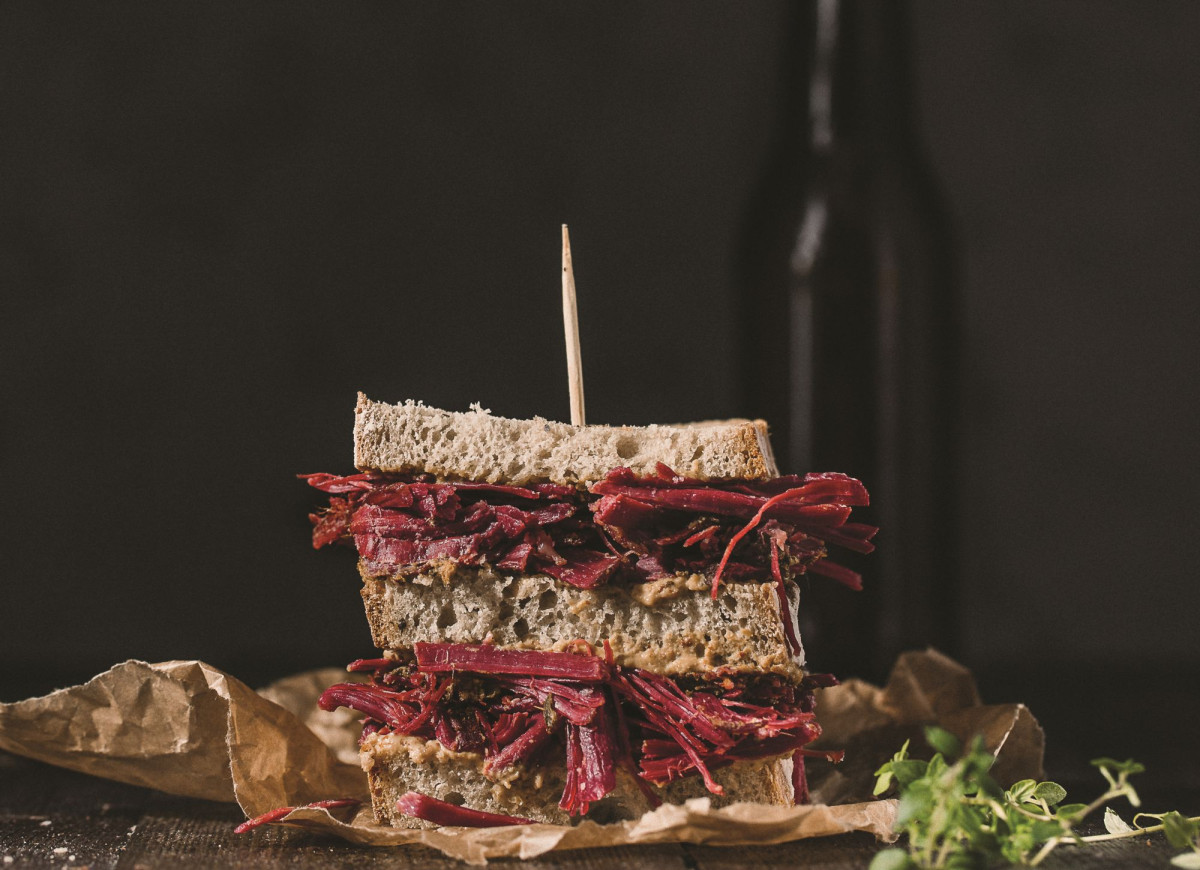 Pastrami - przepis z książki "Wędliny domowe"