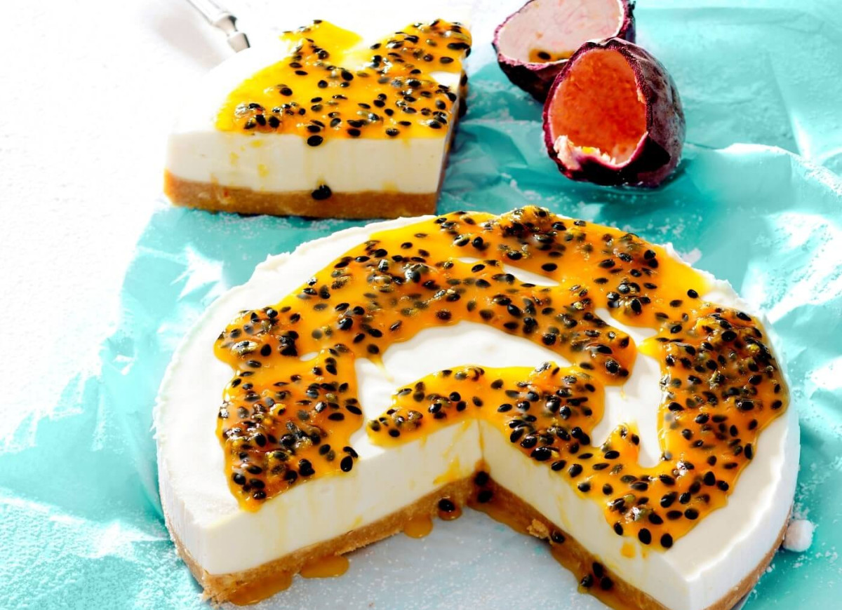 Tarta z kokosowym musem i marakują