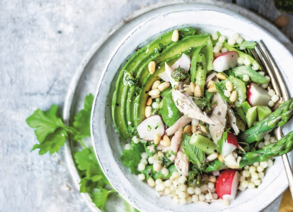 Sałatka z kurczakiem i pesto