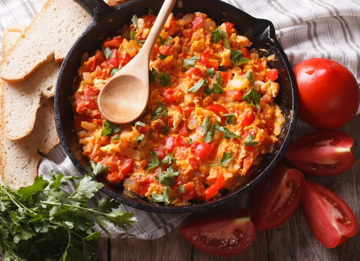 Jajecznica z pomidorami