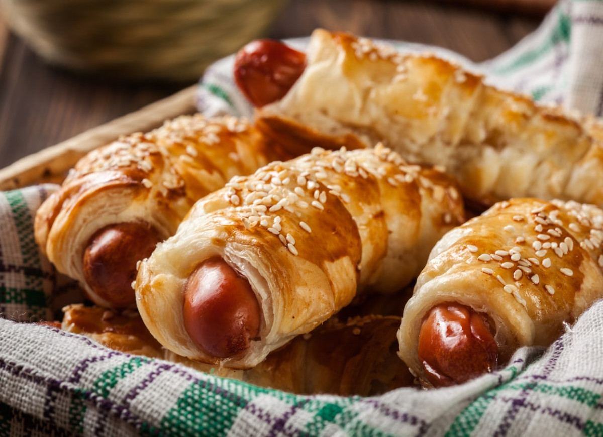 Parówki w cieście francuskim