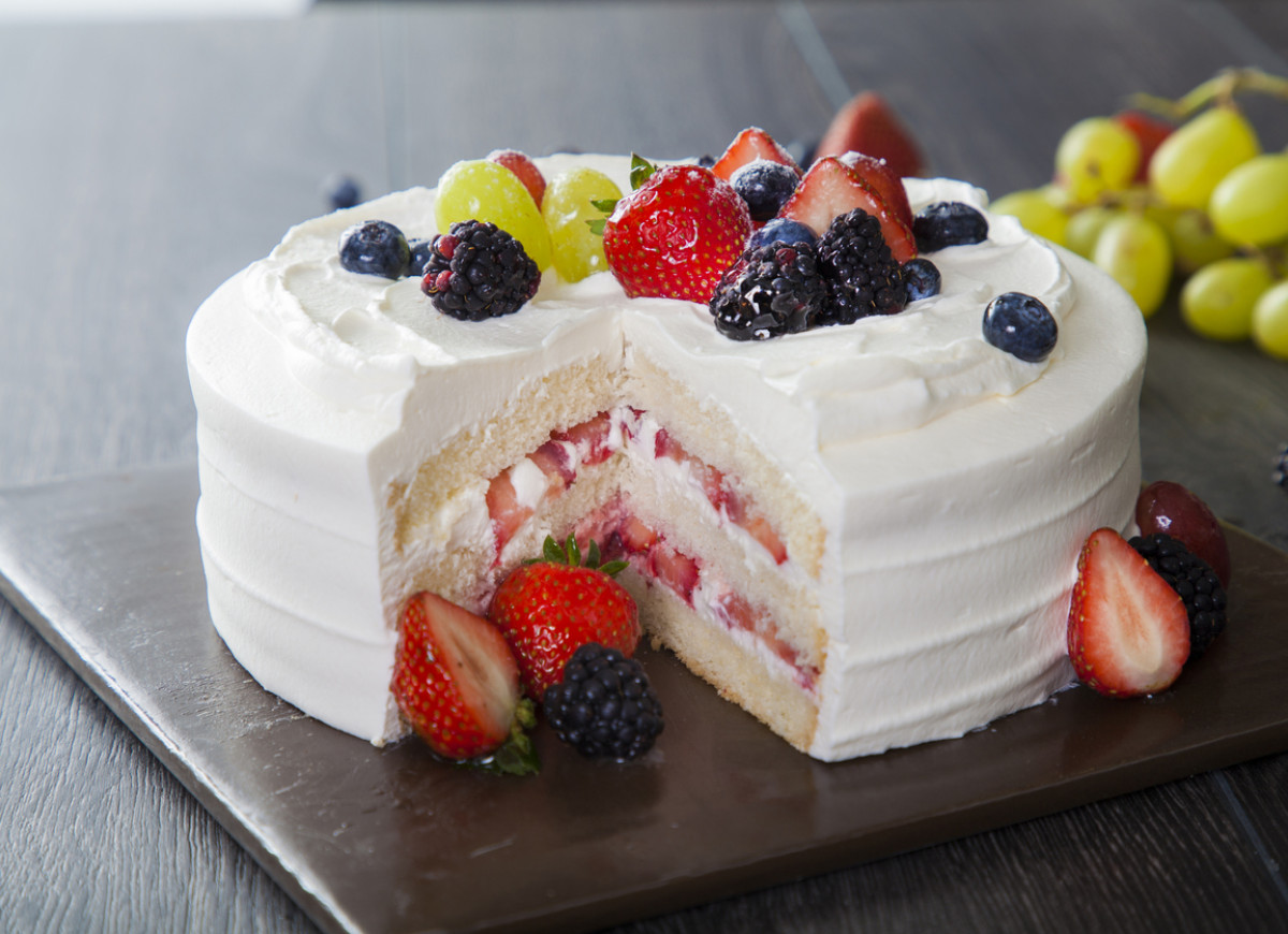 Tort z bitą śmietaną