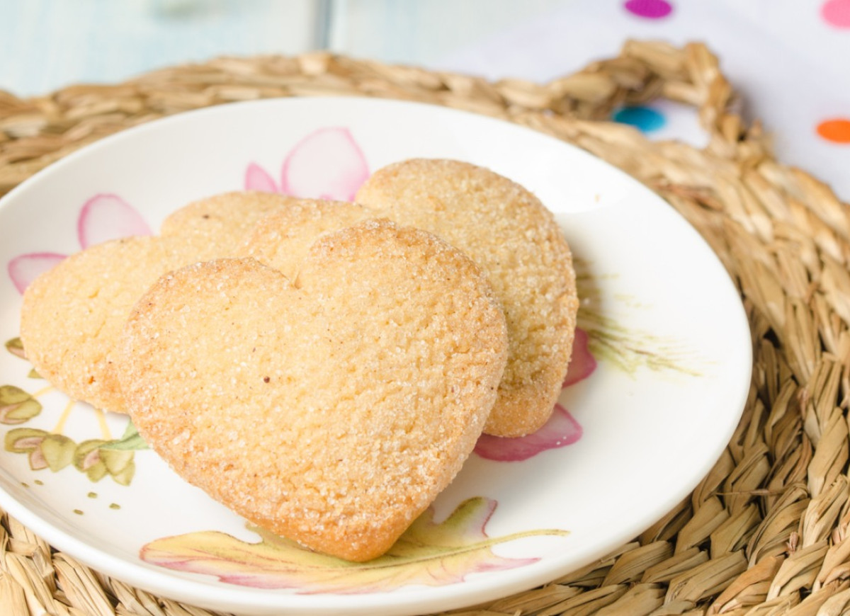 kruche-ciasteczka-z-cukrem