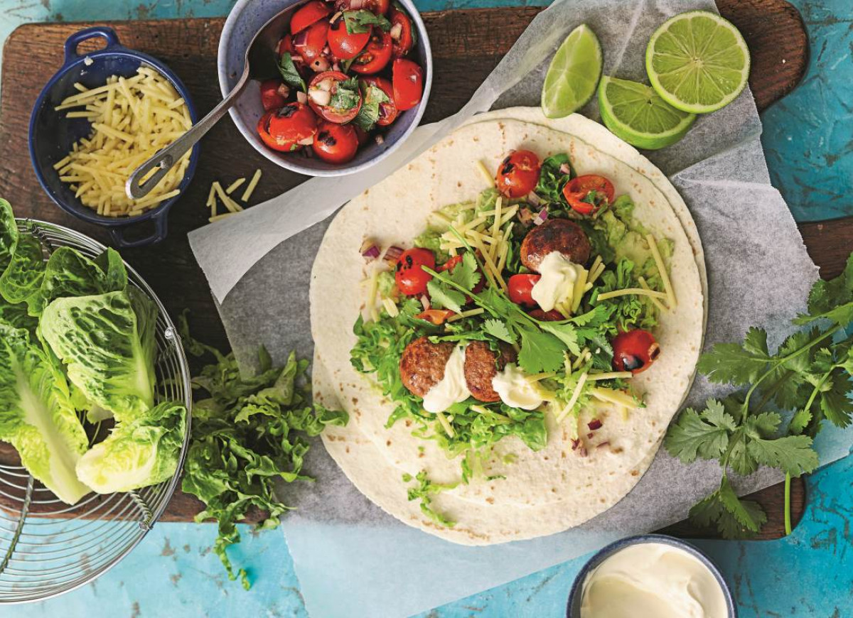 Tortilla z mięsem mielonym - klopsikami