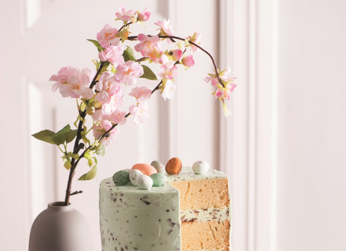 Tort wielkanocny straciatella