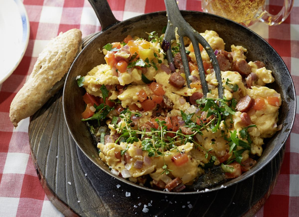 Jajecznica z kiełbasą