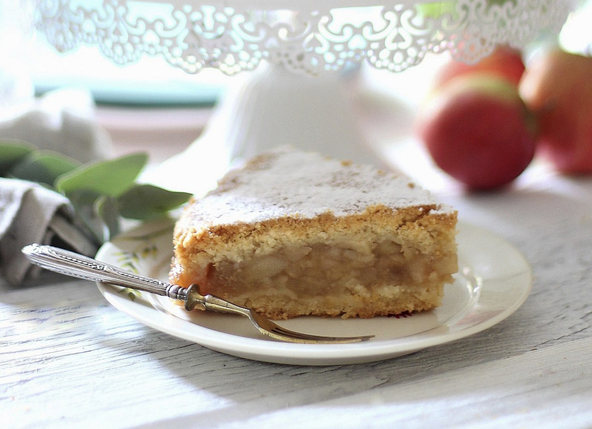 Łatwa szarlotka na kruchym cieście