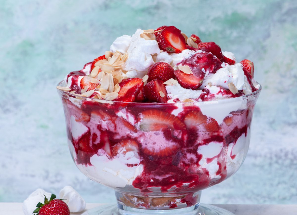 Deser  z bitą śmietaną