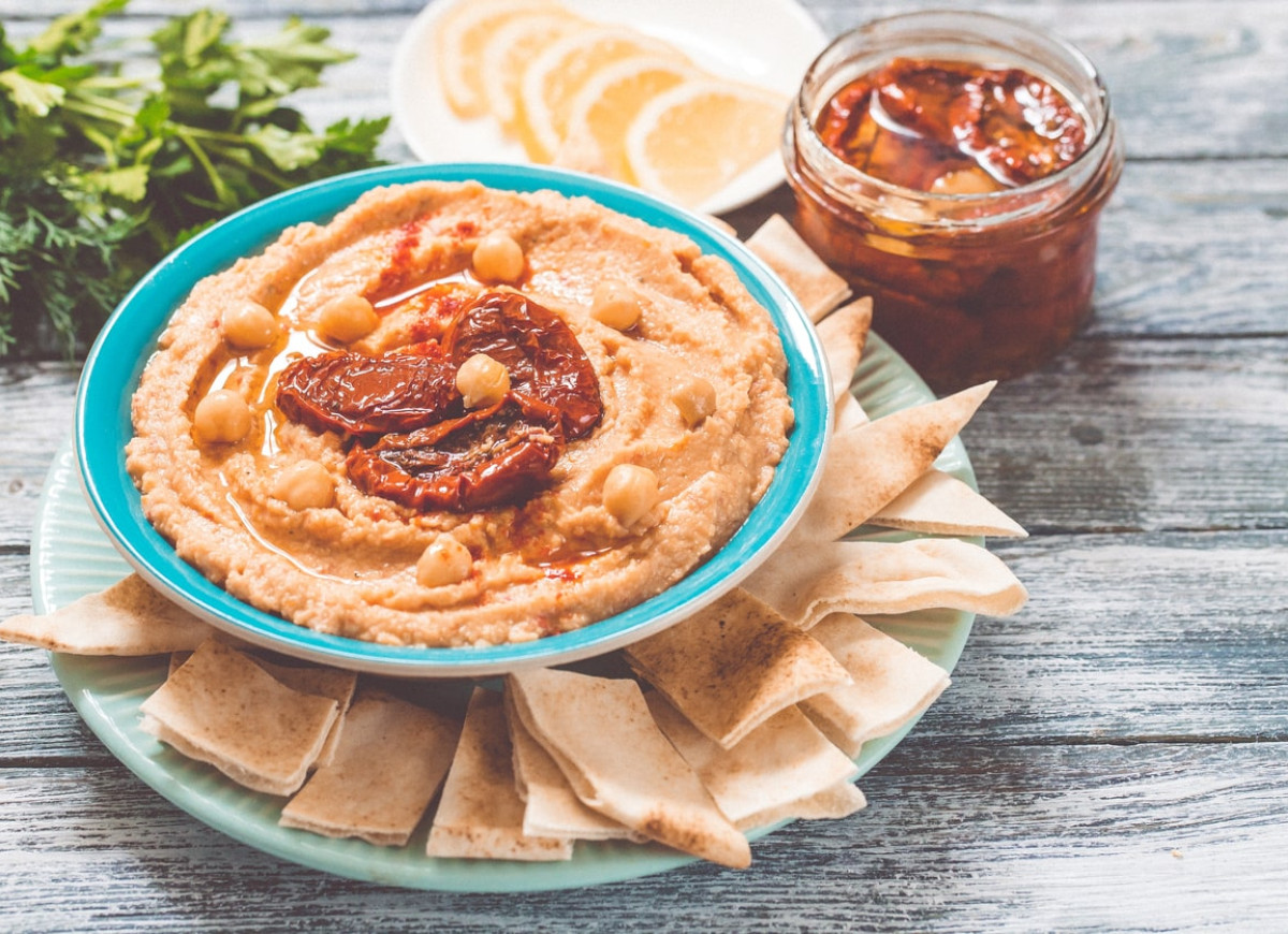 Hummus z suszonymi pomidorami
