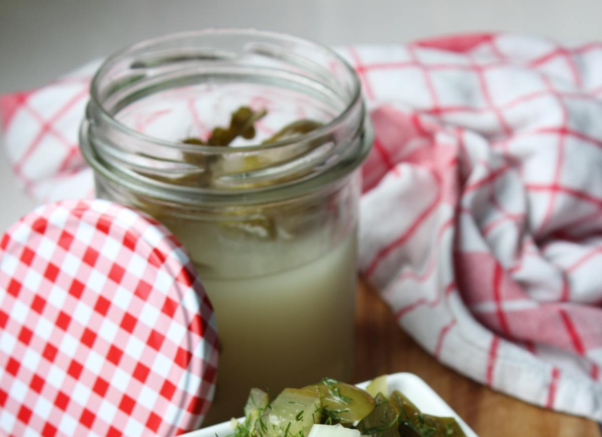 Surówka z ogórka kiszonego