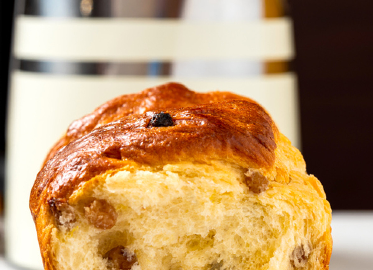 drożdżowka-z-rodzynkami