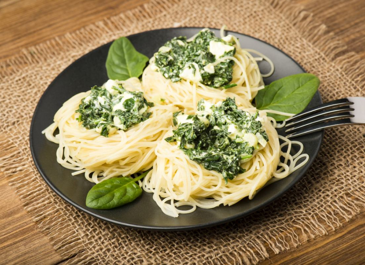 Makaron ze szpinakiem i serem feta