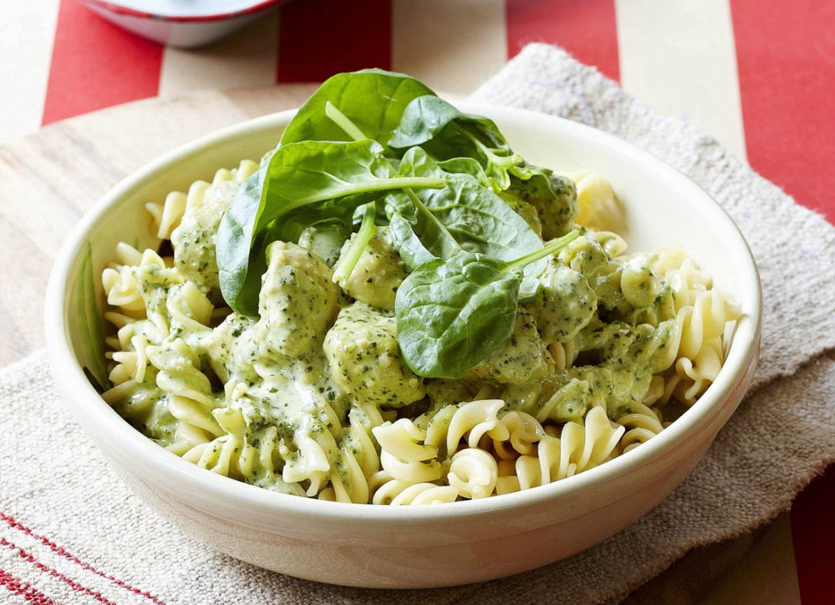 Makaron z pesto i kurczakiem