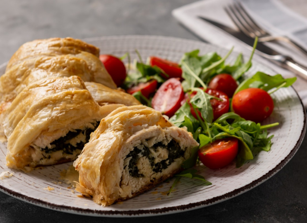 Rolada z ciasta francuskiego