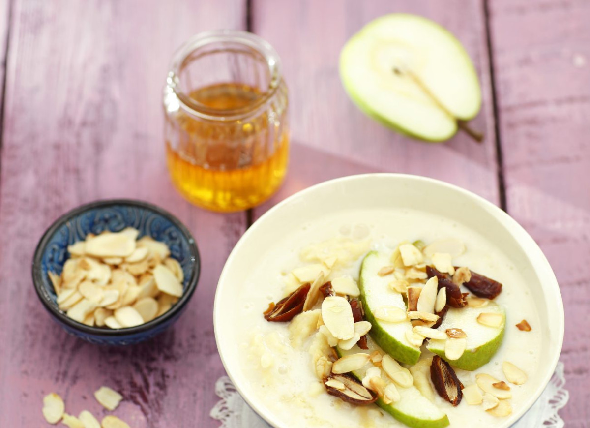 Kluski lane na mleku migdałowym