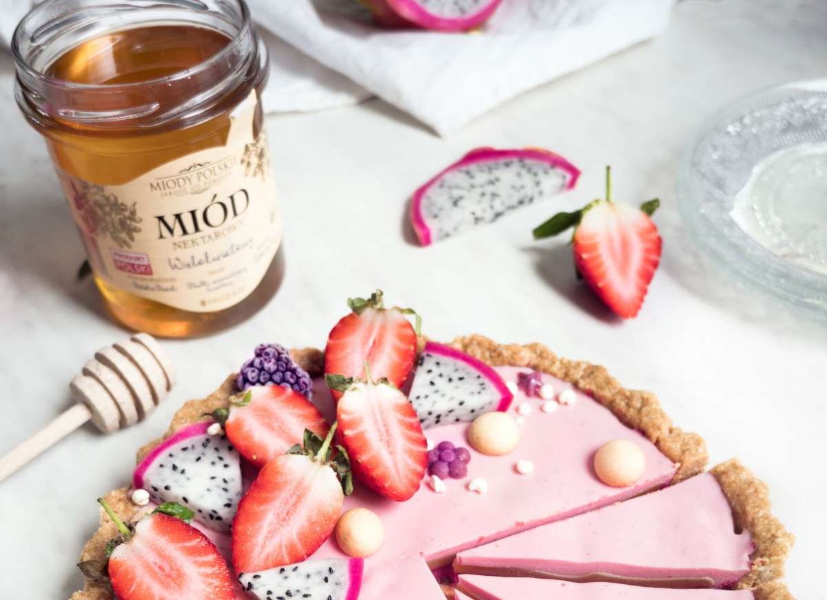 Tarta karmelowa z miodem wielokwiatowym