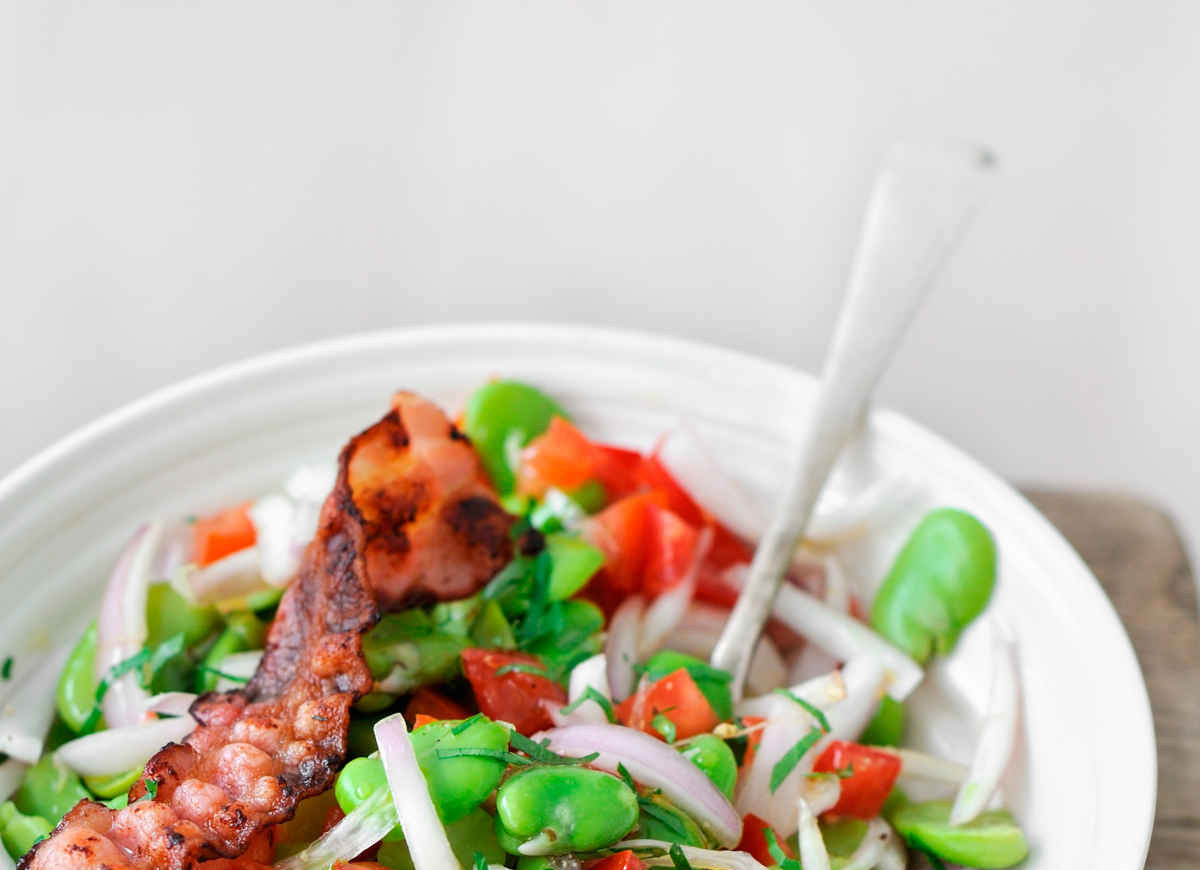 Sałatka z bobem i boczkiem