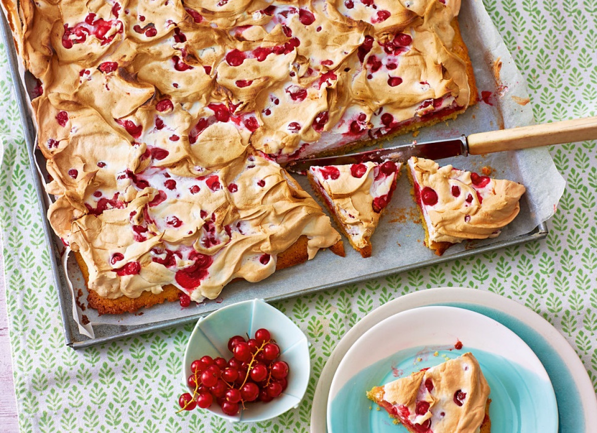 ciasto-z-porzeczkami-i-beza