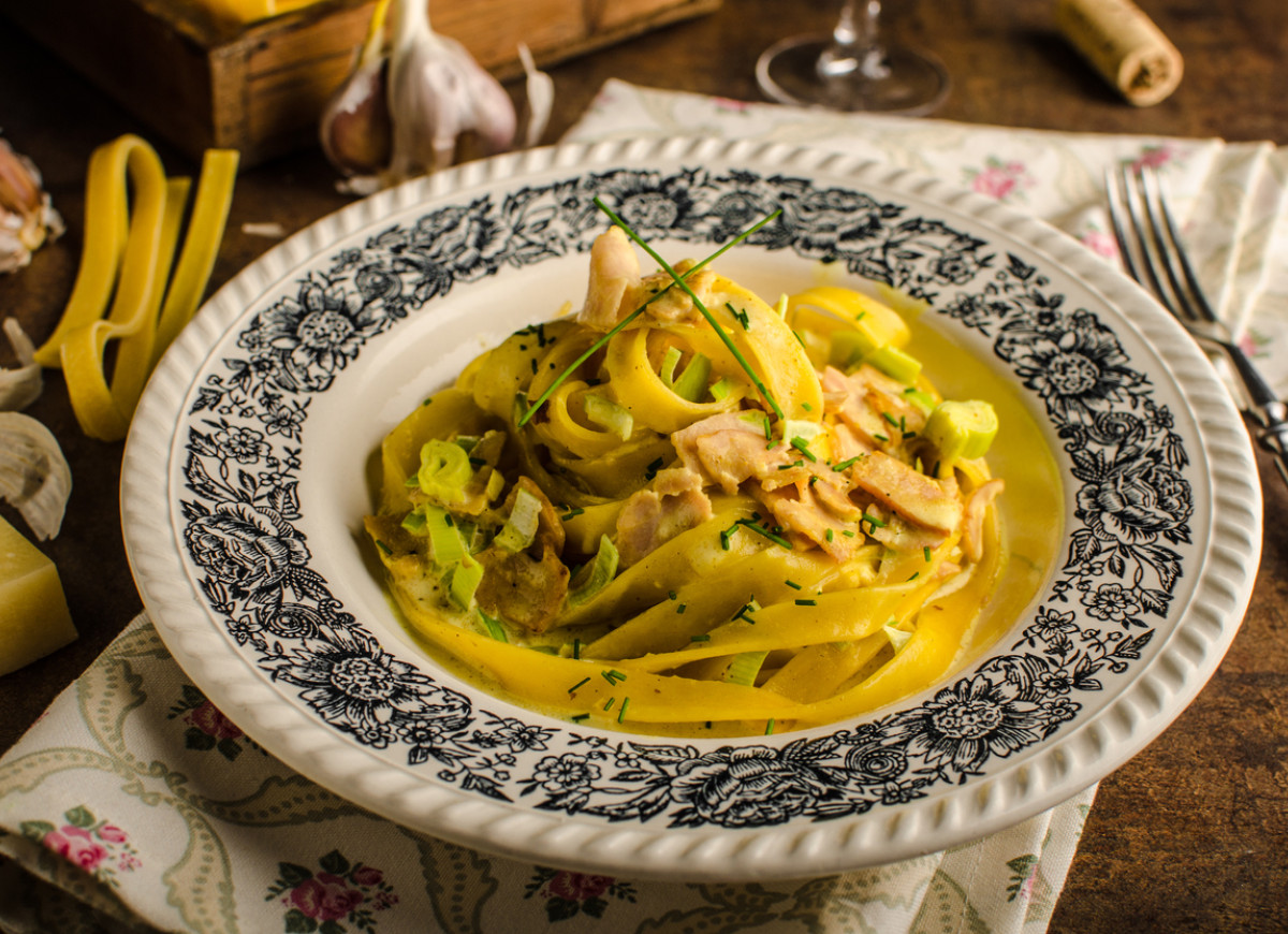 Makaron z kurczakiem w sosie curry