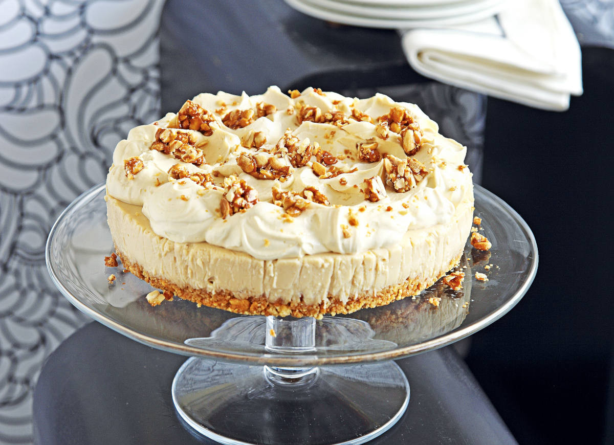 Sernik z masłem orzechowym