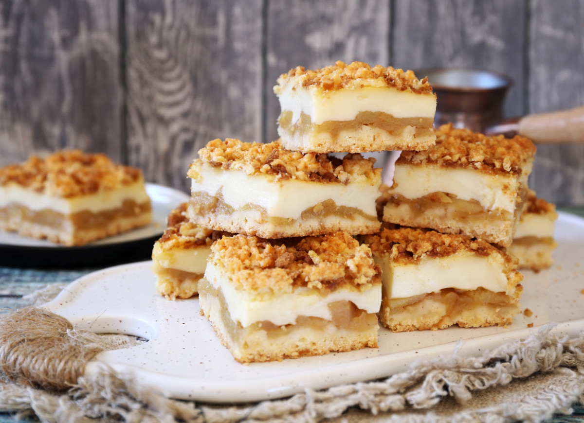 Szarlotka z budyniem