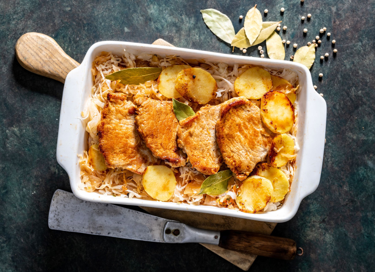 Schab w kapuście kiszonej