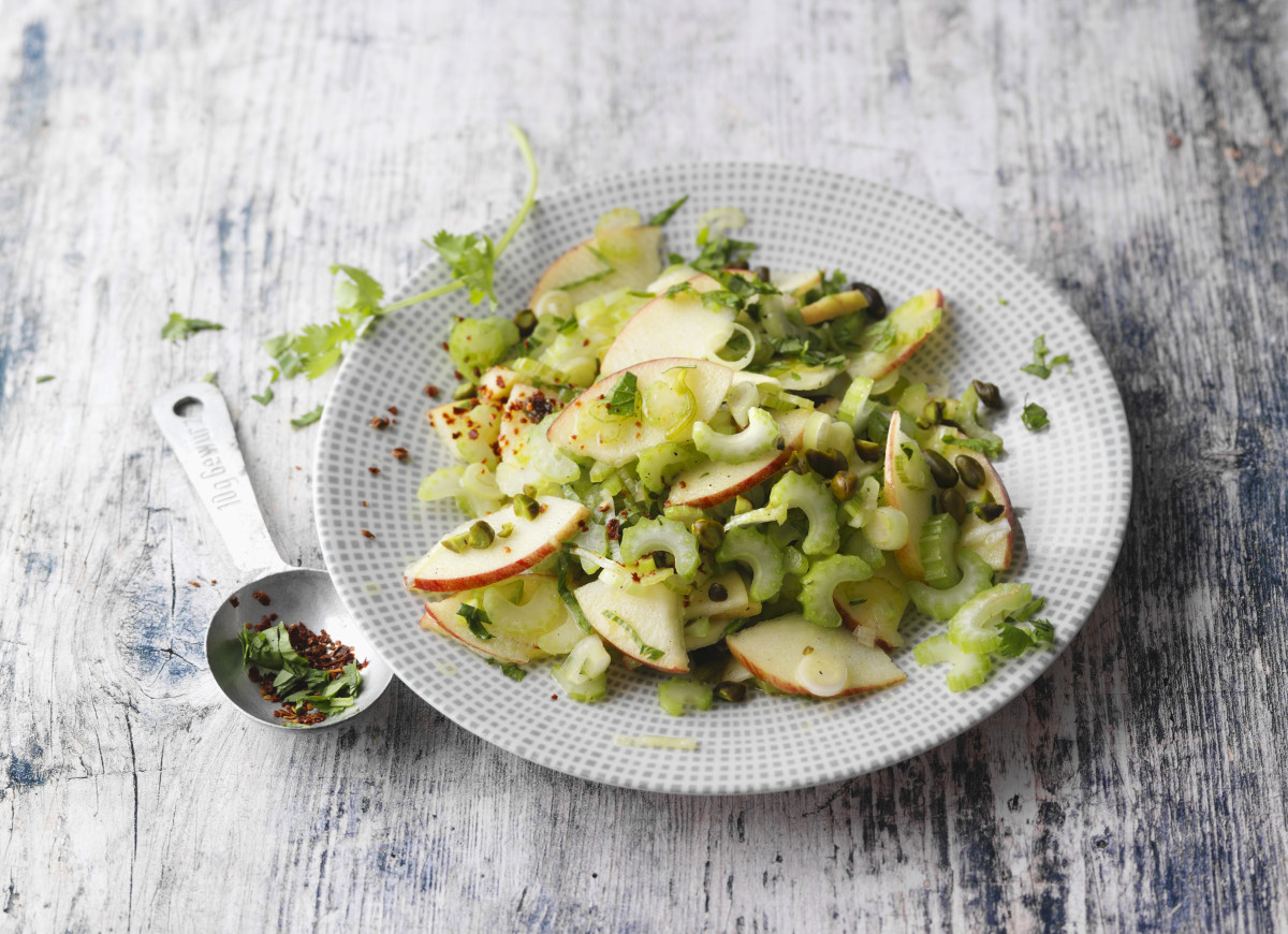 Sałatka z selera naciowego