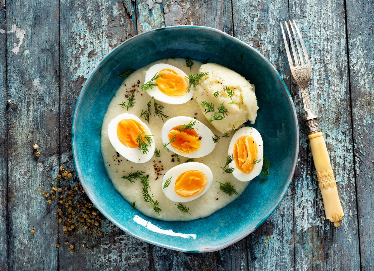 Jajka w sosie chrzanowym