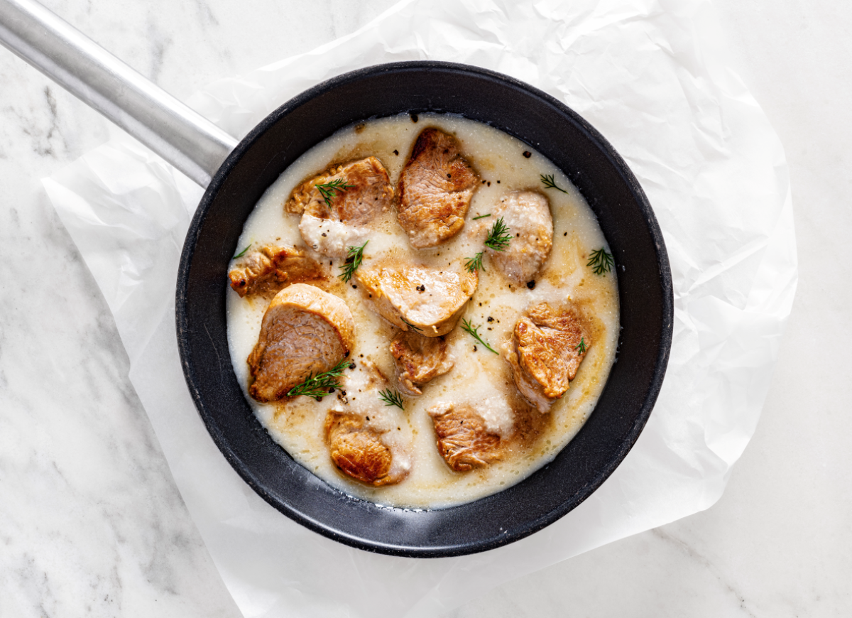 Polędwiczki w sosie chrzanowym
