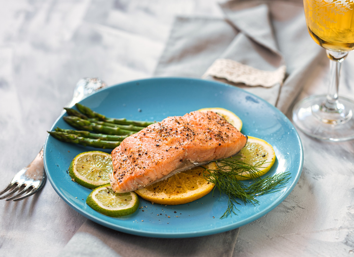 Łosoś ze szparagami