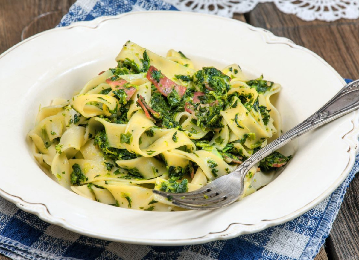 Makaron ze szpinakiem i boczkiem