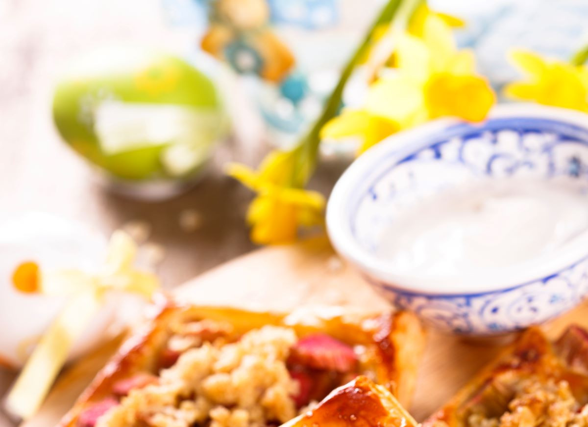 ciasto francuskie z rabarbarem