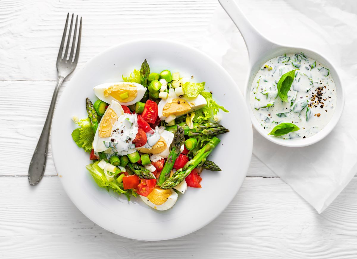 Sałatka ze szparagami