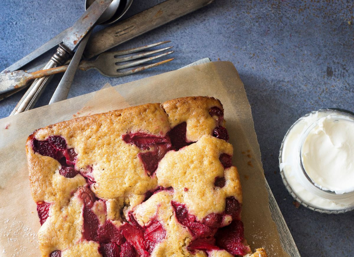 Ciasto jogurtowe z truskawkami