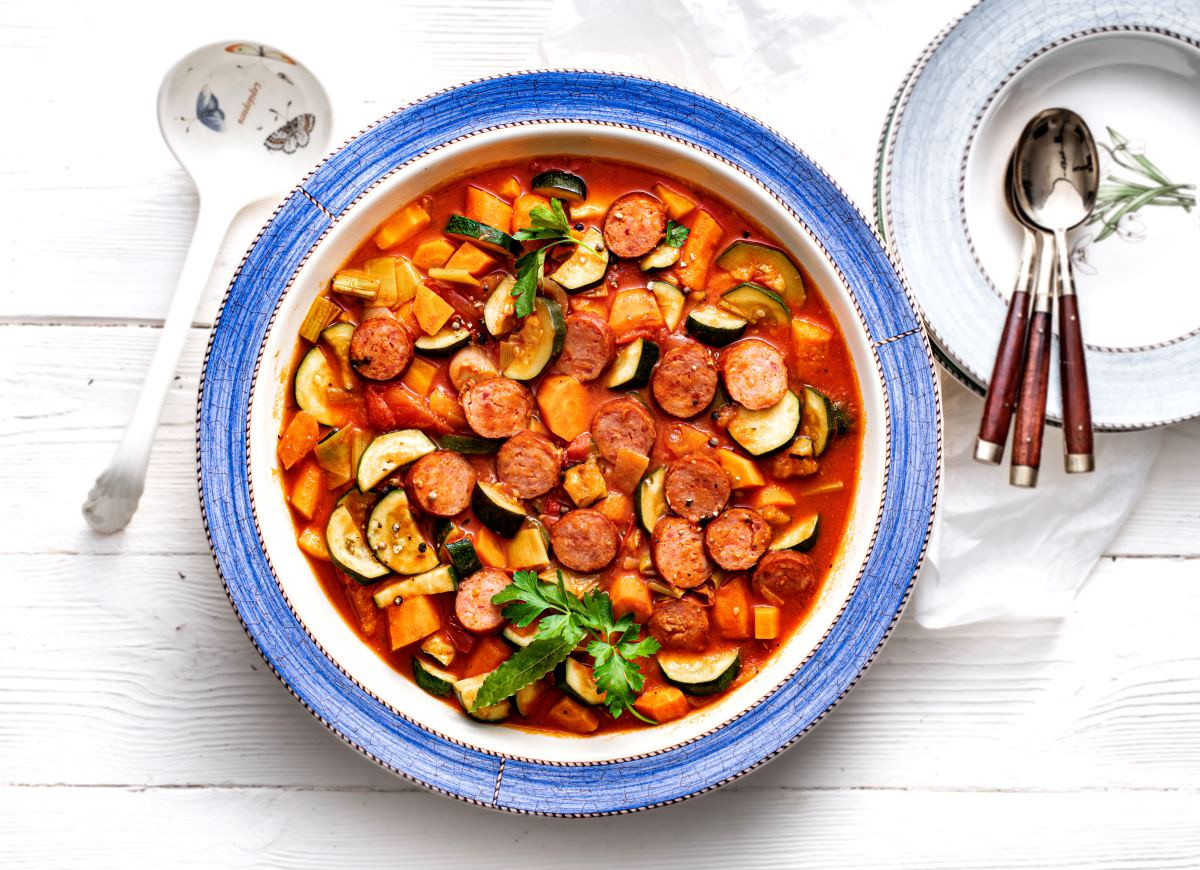 bigos z cukinii z kiełbasą