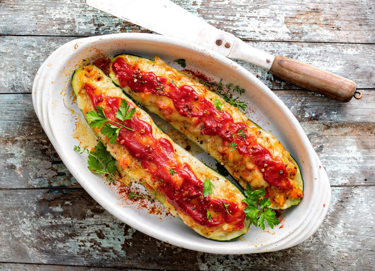 Cukinia faszerowana warzywami