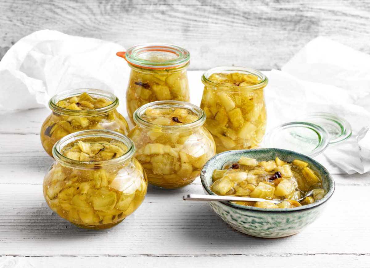 cukinia marynowana na słodko-kwaśno