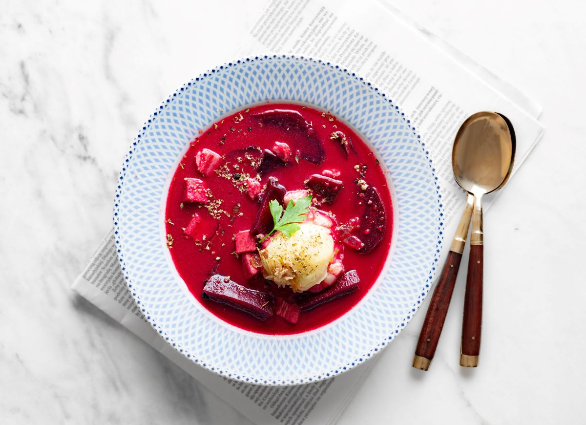 Barszcz czerwony z ziemniakami