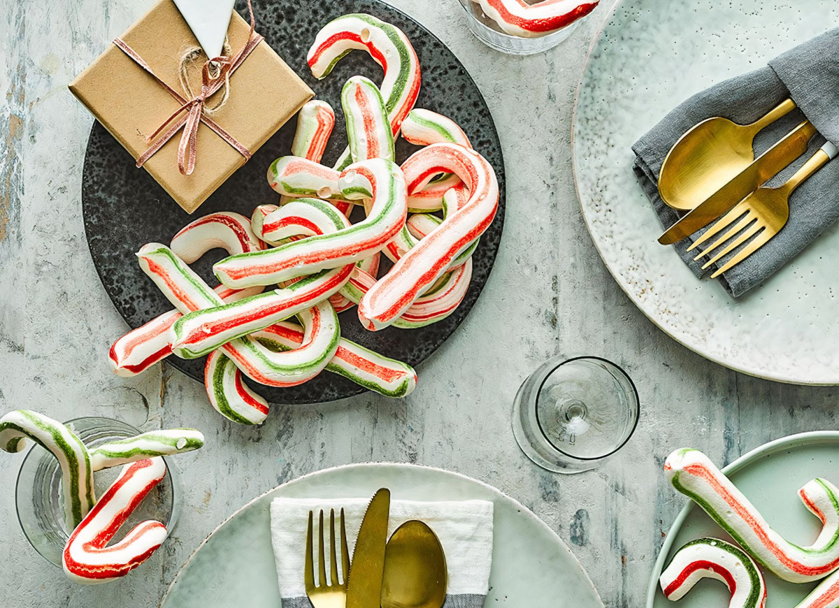 Bezowe laski na choinkę