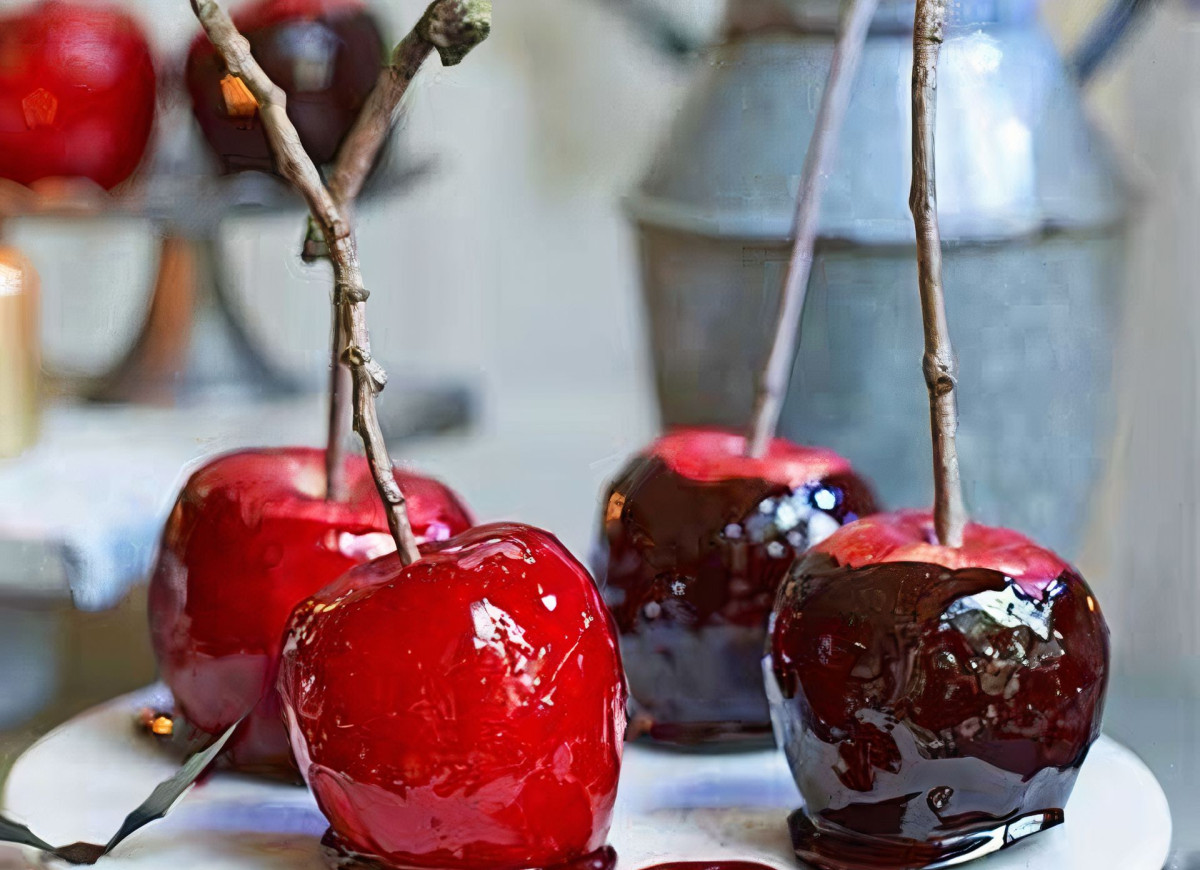 Halloweenowe jabłka toffi