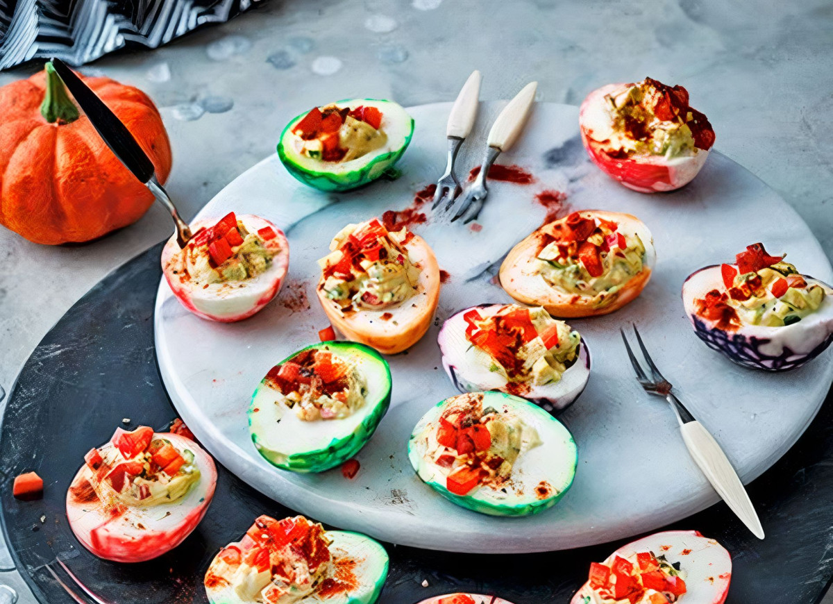 halloweenowe jajka faszerowane