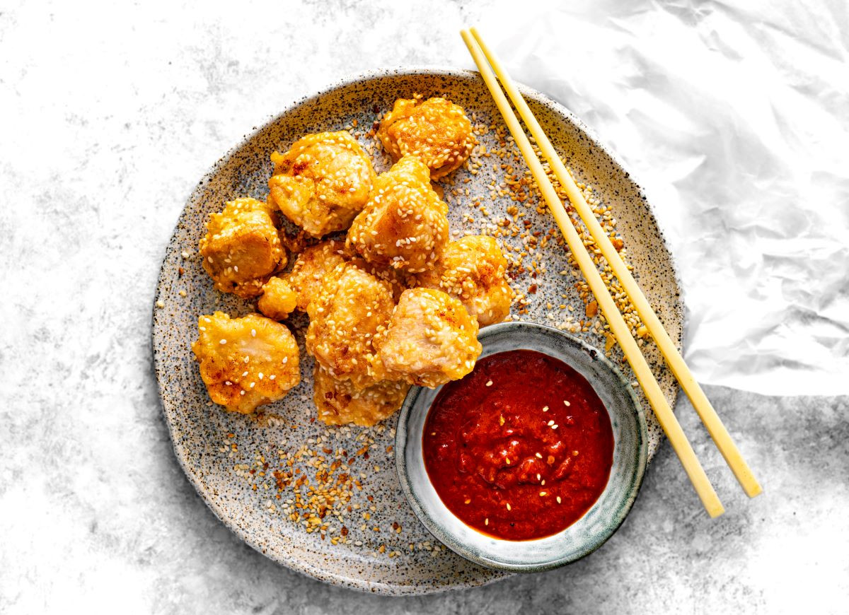 kurczak w cieście sezamowym