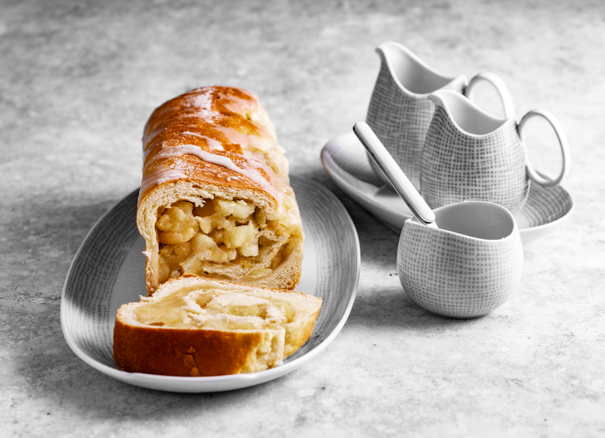 strucla drożdżowa z jabłkami