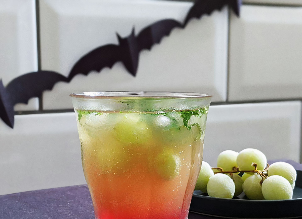 Upiorny koktajl z winogron, jabłek i grenadyny