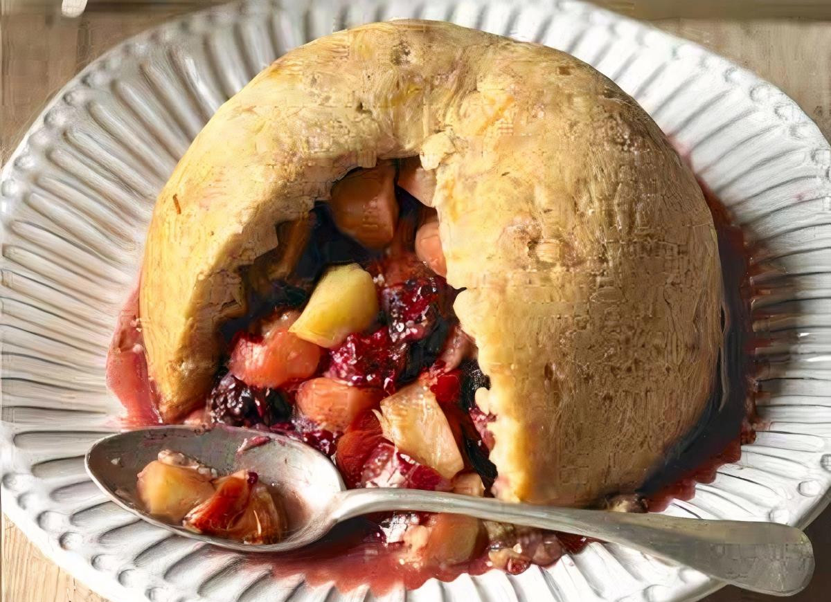 Jesienny pieczony pudding z owocami