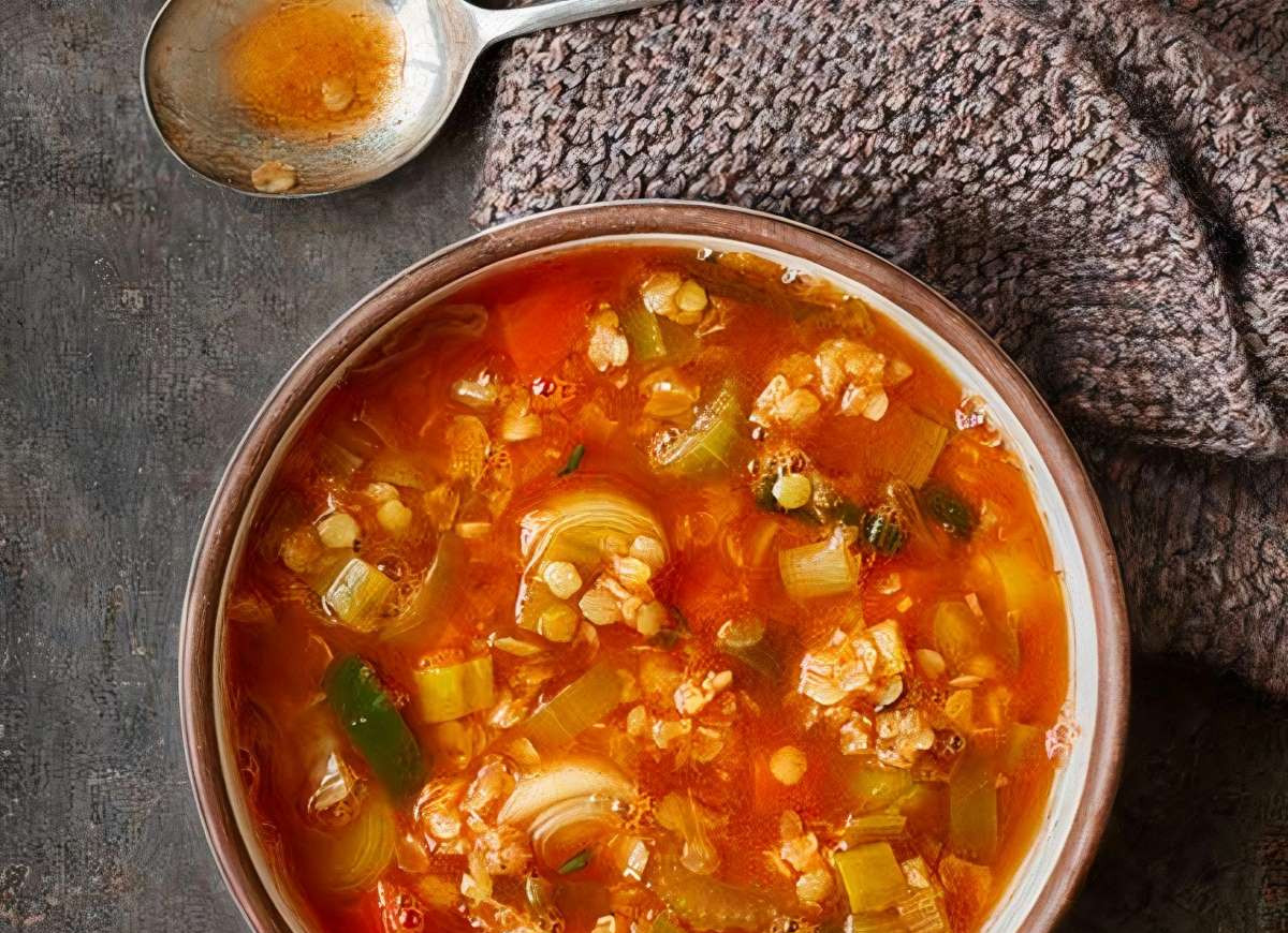 Zupa warzywna z soczewicą