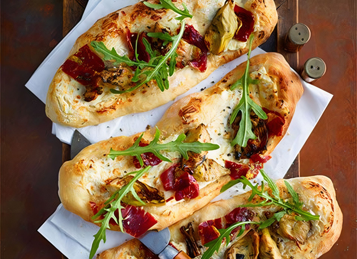 Biała pizza iberyjska