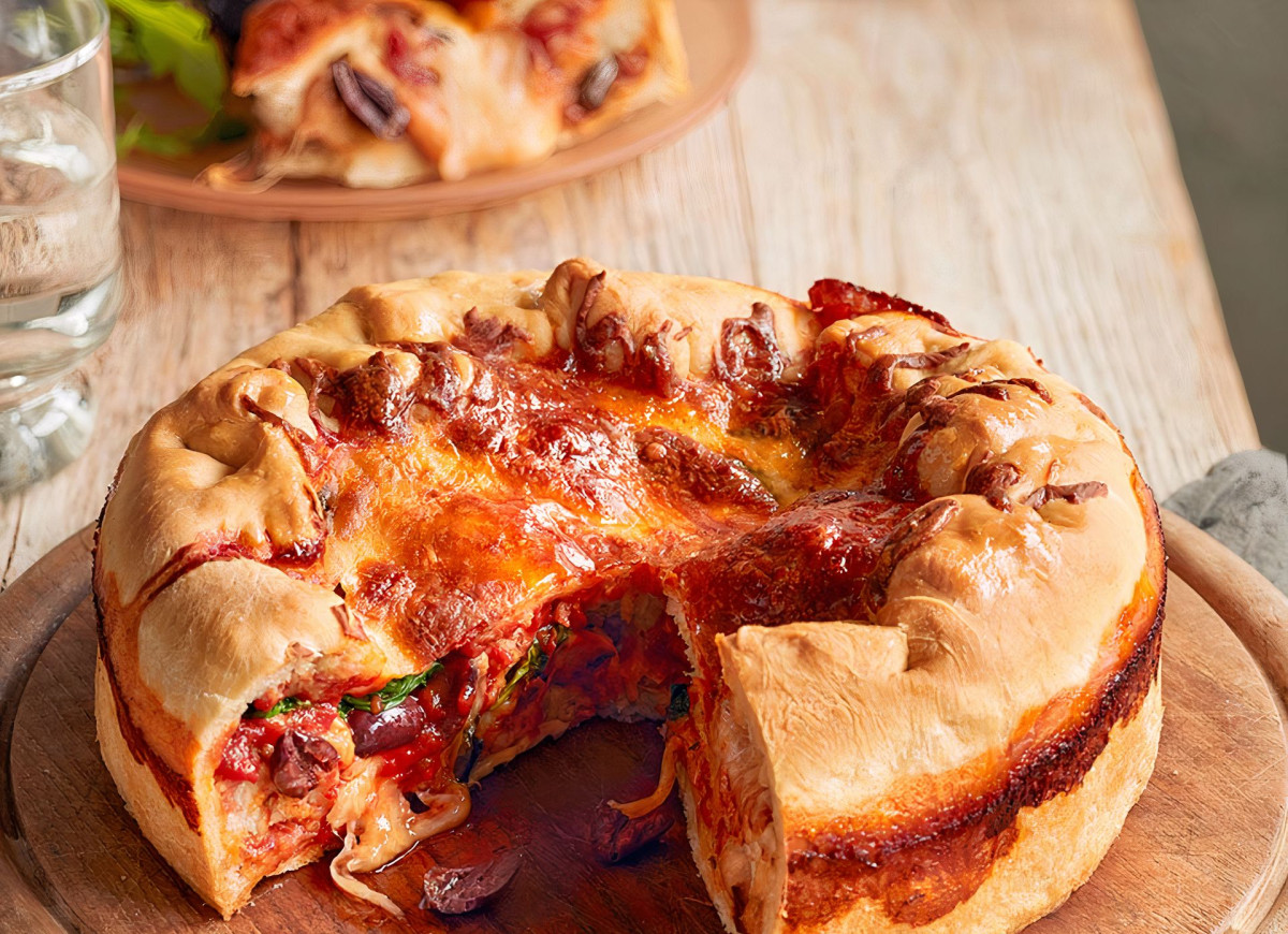 Pizza pie - pizza w stylu chicagowskim